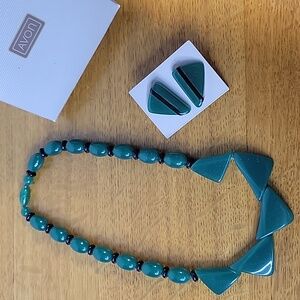 Green Onyx Necklace 18" With Matching Pierced Earrings By Avon Vintage 1987